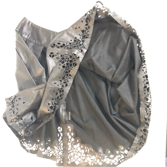 Woman’s black faux leather fit and flare skirt with cut out design size small - Picture 12 of 16